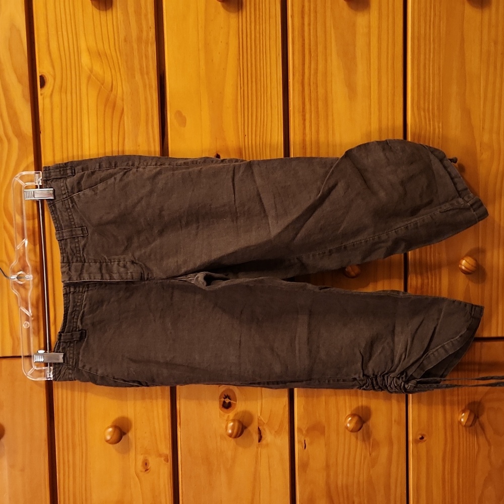 Brown GAP capris